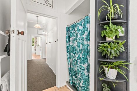 Photo of property in 31 Domain Road, Waipawa, 4210