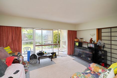 Photo of property in 23 Crofton Road, Harewood, Christchurch, 8051