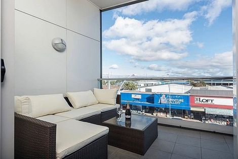 Photo of property in 302/277 Maunganui Road, Mount Maunganui, 3116