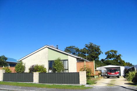 Photo of property in 16 Stirling Drive, Greymouth, 7805