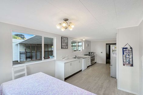 Photo of property in 9 Main Street, Hunterville, 4730