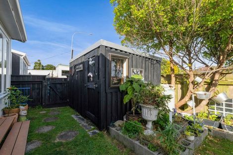 Photo of property in 8 Omata Road, Westown, New Plymouth, 4310