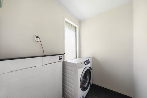 Photo of property in 6 Theban Place, Totara Vale, Auckland, 0629