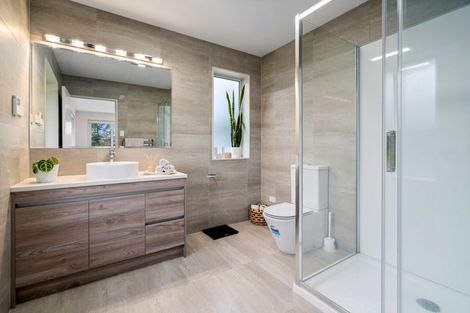Photo of property in 15 Nola Road, Oratia, Auckland, 0604