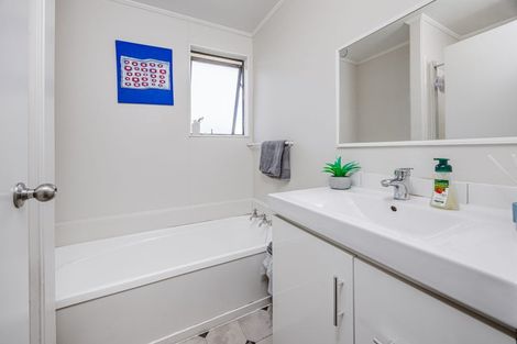 Photo of property in 1/22 Silver Creek Road, Weymouth, Auckland, 2103