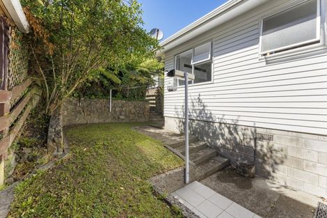 Photo of property in 31 Holland Street, Wainuiomata, Lower Hutt, 5014