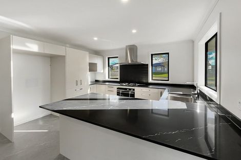 Photo of property in 11 Gibraltar Way, Fitzherbert, Palmerston North, 4410