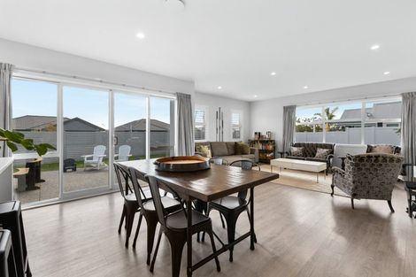 Photo of property in 7 Grooby Place, Havelock North, 4130