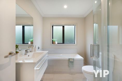 Photo of property in 15 Brindle Way, Newlands, Wellington, 6037