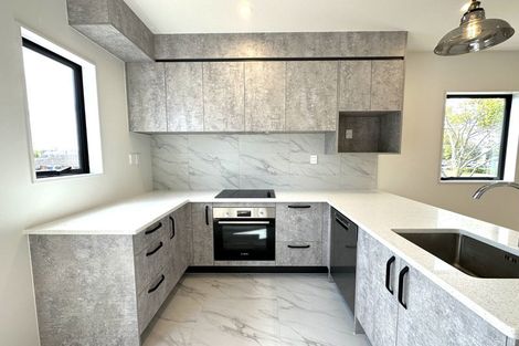 Photo of property in 4a/148 Lincoln Road, Henderson, Auckland, 0610