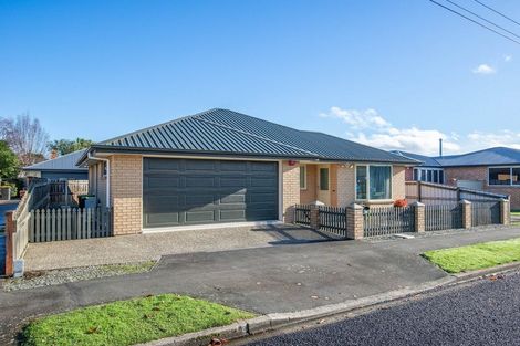 Photo of property in 23 Forfar Street, Clyde Hill, Dunedin, 9011