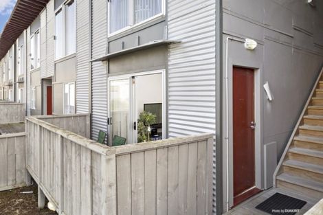 Photo of property in 9/3 Kelvin Grove, Te Aro, Wellington, 6011