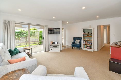 Photo of property in 25c Youngs Road, Papakura, 2110