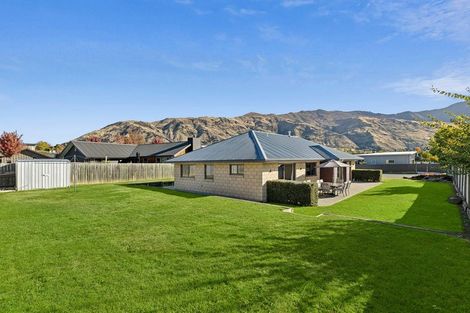 Photo of property in 1 Coromandel Street, Wanaka, 9305