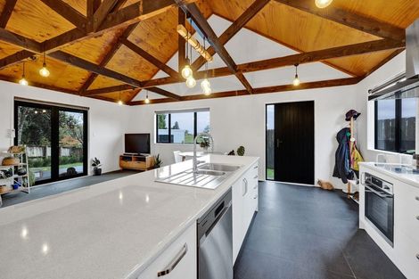 Photo of property in 25 Rata Street, Upper Vogeltown, New Plymouth, 4310