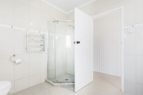 Photo of property in 22 Hartley Terrace, Massey, Auckland, 0614