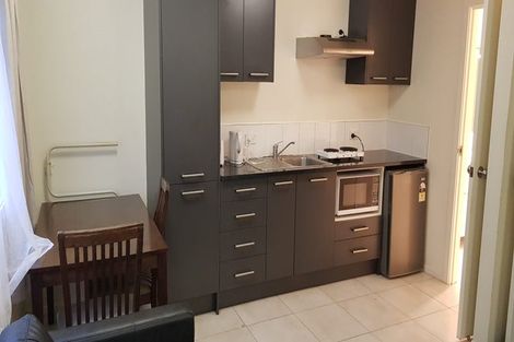 Photo of property in 8c Schnapper Rock Road, Schnapper Rock, Auckland, 0632