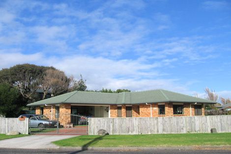 Photo of property in 44a Te Moana Road, Waikanae Beach, Waikanae, 5036