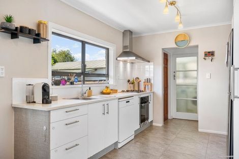 Photo of property in 18 Rollerson Street, Papakura, 2110