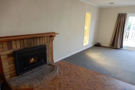 Photo of property in 537 Glenfield Road, Glenfield, Auckland, 0629