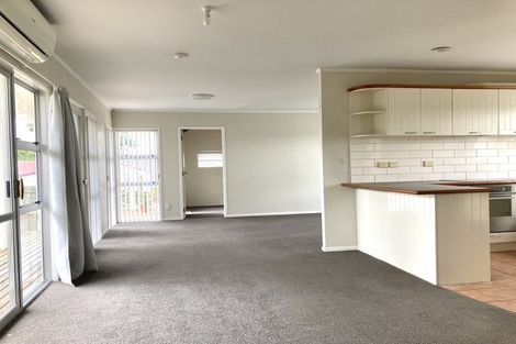 Photo of property in 67 Nui Mana Place, Te Atatu South, Auckland, 0610