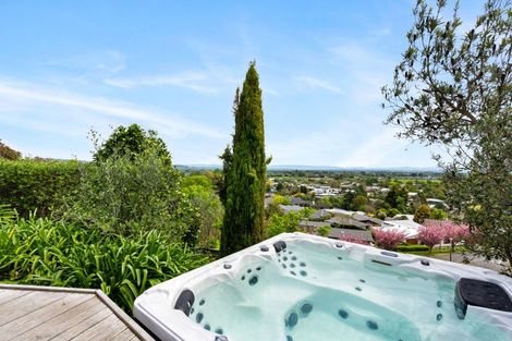 Photo of property in 15 Woodford Heights, Havelock North, 4130
