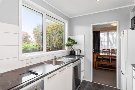 Photo of property in 57 Mazengarb Road, Paraparaumu Beach, Paraparaumu, 5032