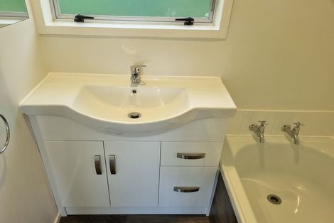 Photo of property in 9 Kerr Grove, Johnsonville, Wellington, 6037