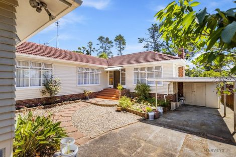 Photo of property in 48 Fairmount Road, Titirangi, Auckland, 0604