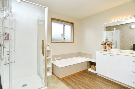 Photo of property in 66 Dunedin Street, Redwood, Christchurch, 8051