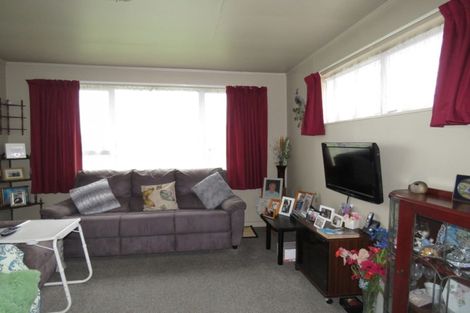 Photo of property in 27 Lyndhurst Street, Westport, 7825