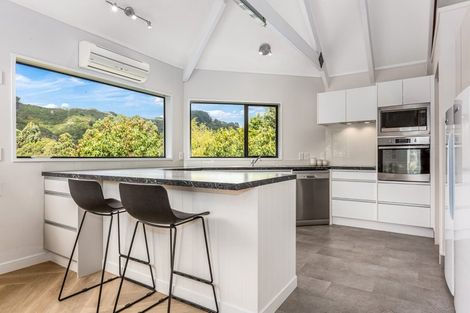 Photo of property in 274 Valley Road, Paraparaumu, 5032