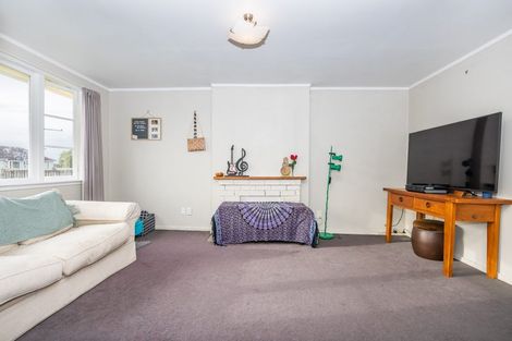 Photo of property in 14a Cliff View Drive, Green Bay, Auckland, 0604