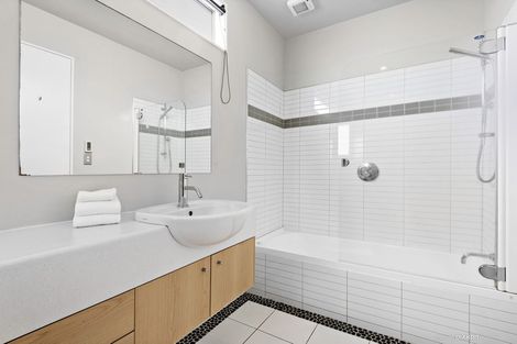 Photo of property in 394 The Esplanade, Island Bay, Wellington, 6023