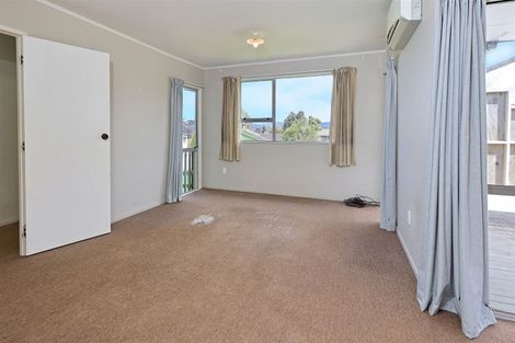 Photo of property in 54 Donovan Avenue, Massey, Auckland, 0614