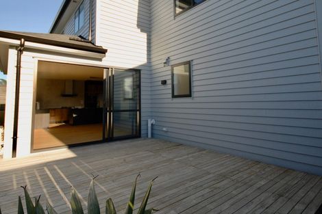 Photo of property in 9b Arran Road, Browns Bay, Auckland, 0630