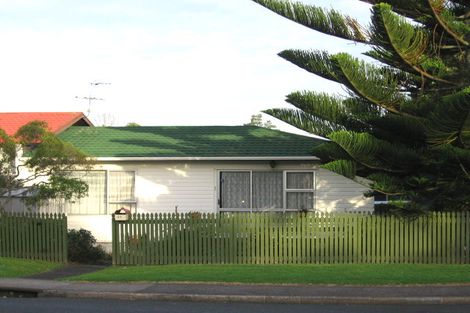 Photo of property in 45 Roberts Road, Te Atatu South, Auckland, 0610