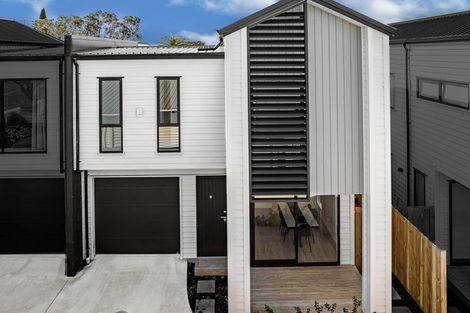 Photo of property in 7b Queen Mary Avenue, New Lynn, Auckland, 0600