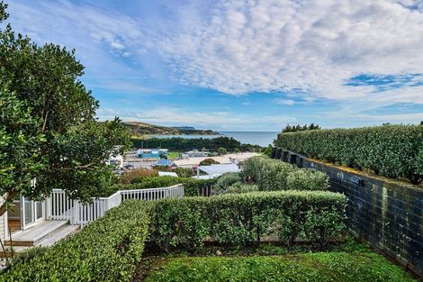 Photo of property in 9 Mana View Road, Paremata, Porirua, 5026