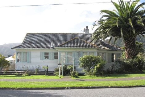 Photo of property in 76 Judd Crescent, Naenae, Lower Hutt, 5011