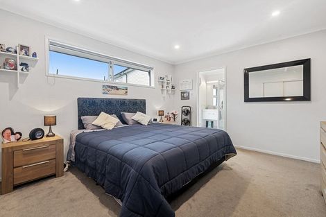 Photo of property in 14 Poutawa Lane, Clarks Beach, 2122