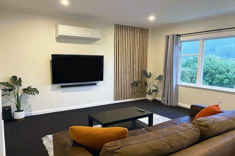 Photo of property in 53 Handyside Street, Tawa, Wellington, 5028