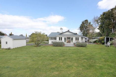 Photo of property in 12 Wanganui Road, Marton, 4710