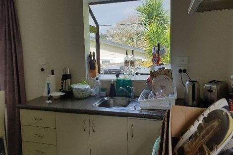 Photo of property in 24 Tamahere Drive, Glenfield, Auckland, 0629