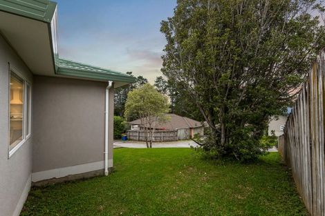 Photo of property in 20 Quincey Place, Massey, Auckland, 0614