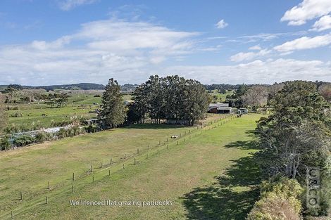 Photo of property in 2246 State Highway 16, Helensville, 0875