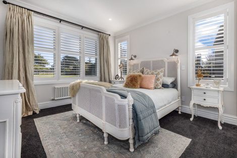 Photo of property in 2 Otaihanga Road, Paraparaumu Beach, Paraparaumu, 5032