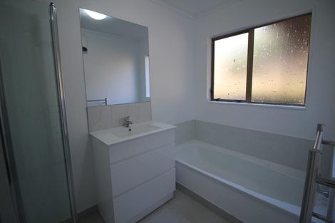 Photo of property in 21 Te Kiteroa Grove, Churton Park, Wellington, 6037