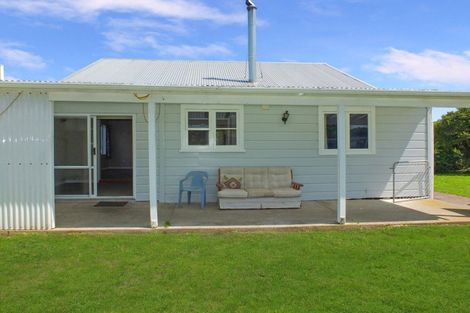 Photo of property in 67 Avenue Road, Foxton, 4814