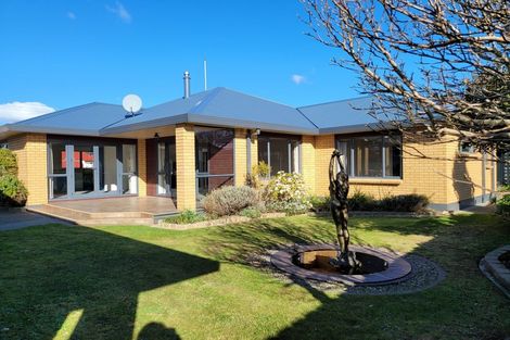 Photo of property in 19 King Street, Dannevirke, 4930